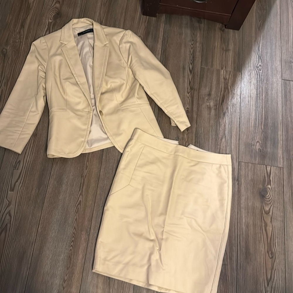 Khaki/taupe skirt set from The Limited sz small and sz 6